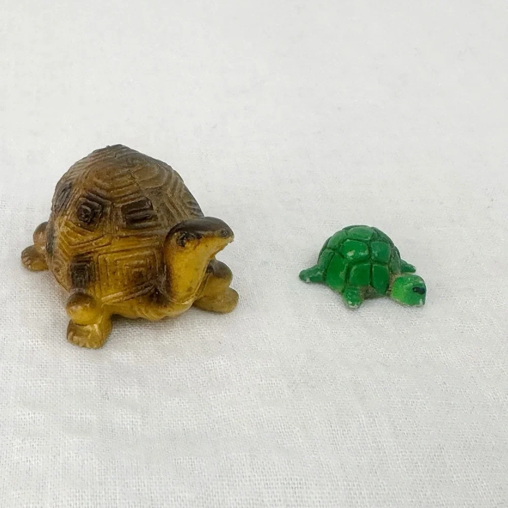 Lot Of 2 Vintage Plastic Figurine Chotchke Turtle Hong Kong‎ Miniature Rubber